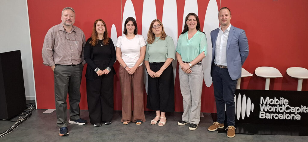 Representantes do programa The Collider, de Barcelona (Espanha), receberam a equipe do Enfuse em sua sede.